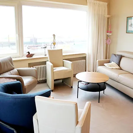 Attic In By The * 니우포르트