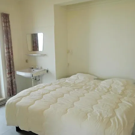 Attic In By The 아파트